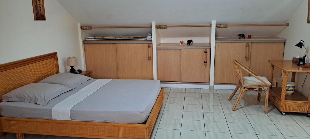 Logement Spacieux Deux Pieces A Baie Mahault Exterior photo