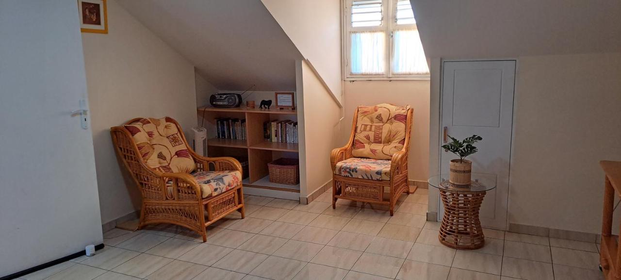 Logement Spacieux Deux Pieces A Baie Mahault Exterior photo