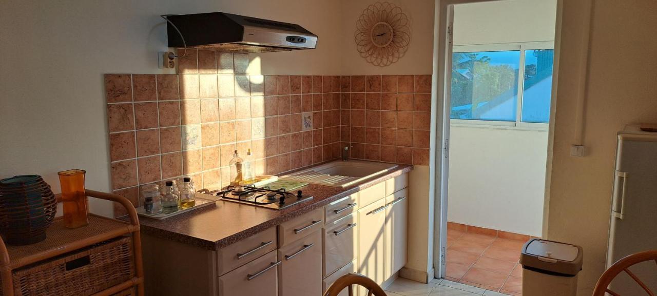 Logement Spacieux Deux Pieces A Baie Mahault Exterior photo