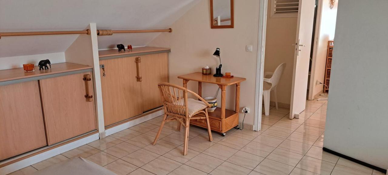 Logement Spacieux Deux Pieces A Baie Mahault Exterior photo