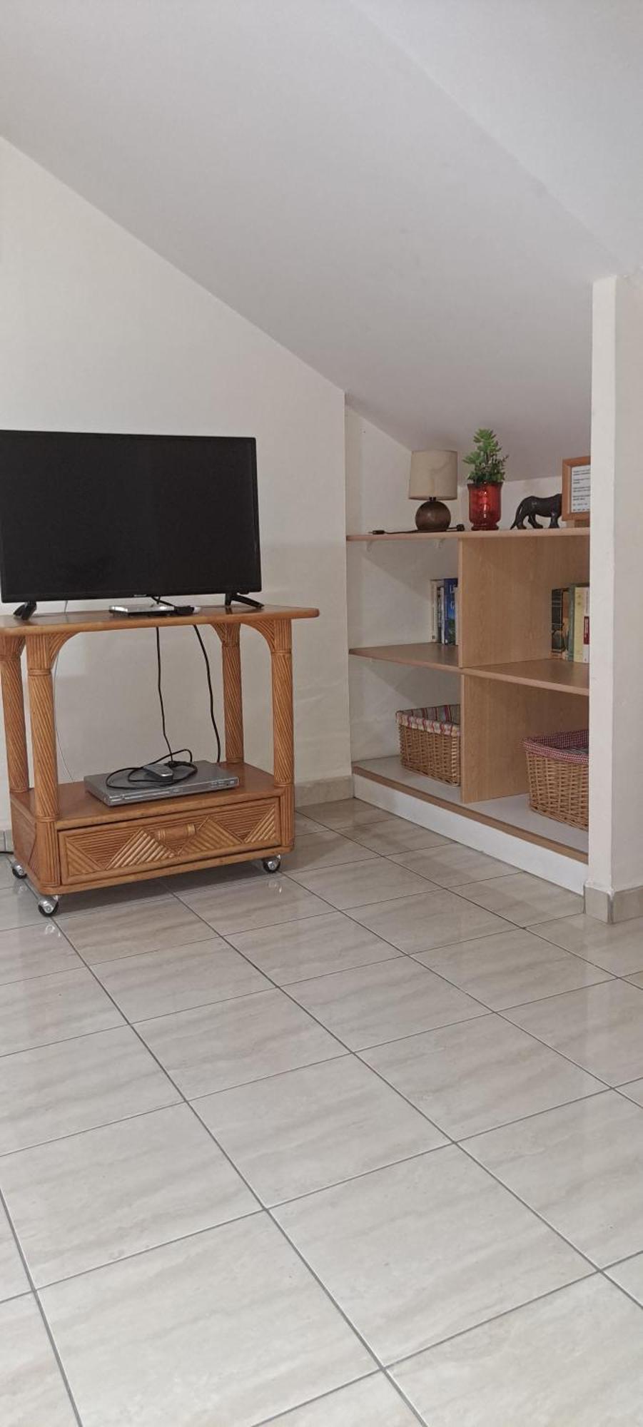 Logement Spacieux Deux Pieces A Baie Mahault Room photo